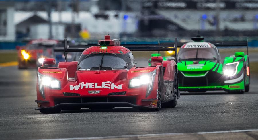  Cadillac DPi-V.R 2017 года  (фото 13 из 30)